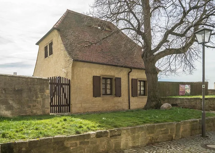 Jaegerhaus Auf Schloss Neuenburg