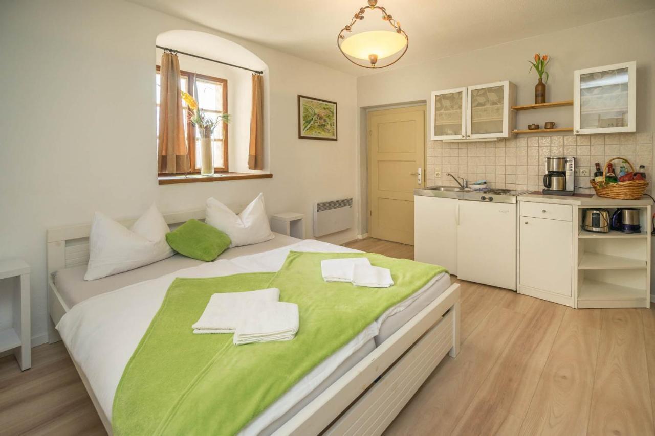 Appartement Jaegerhaus Auf Schloss Neuenburg Freyburg